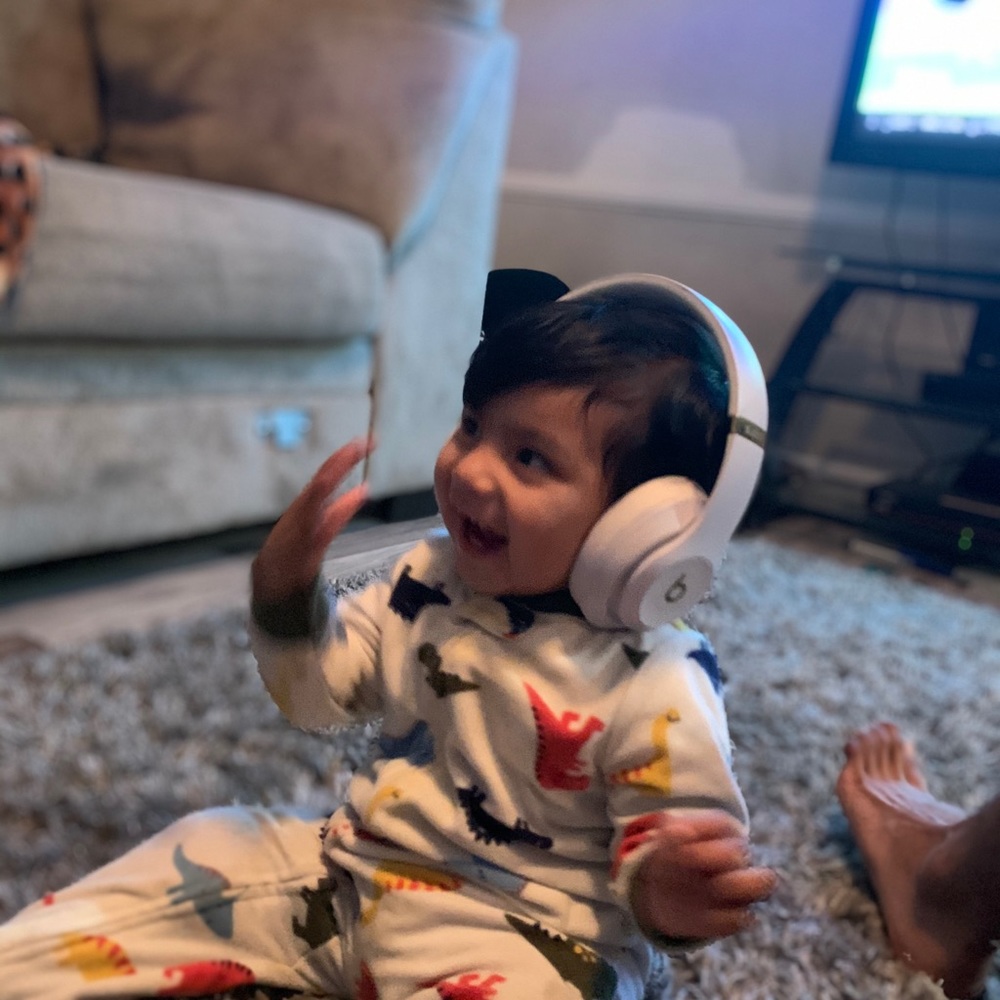 Meet your Posher, Carlos